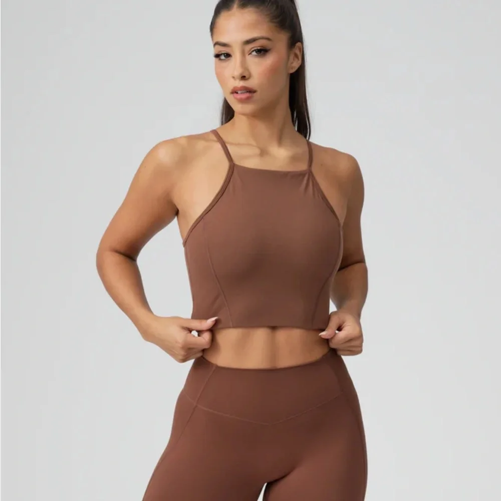 BuffBunny Ivy Crop Top - Picture 2 of 4